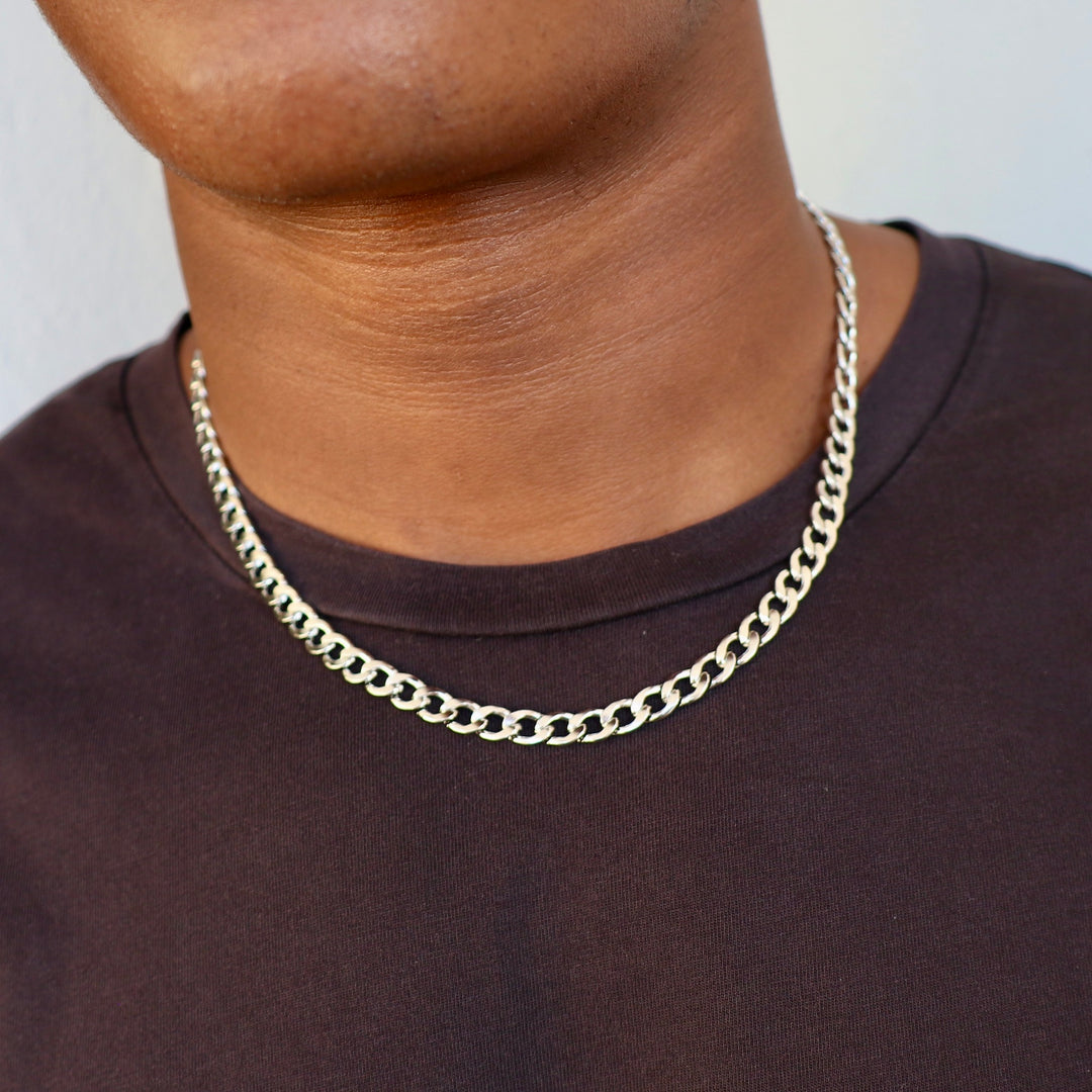 Model Wears The Model Wears The Cuban Link Chain - Silver (5mm) - 45cm