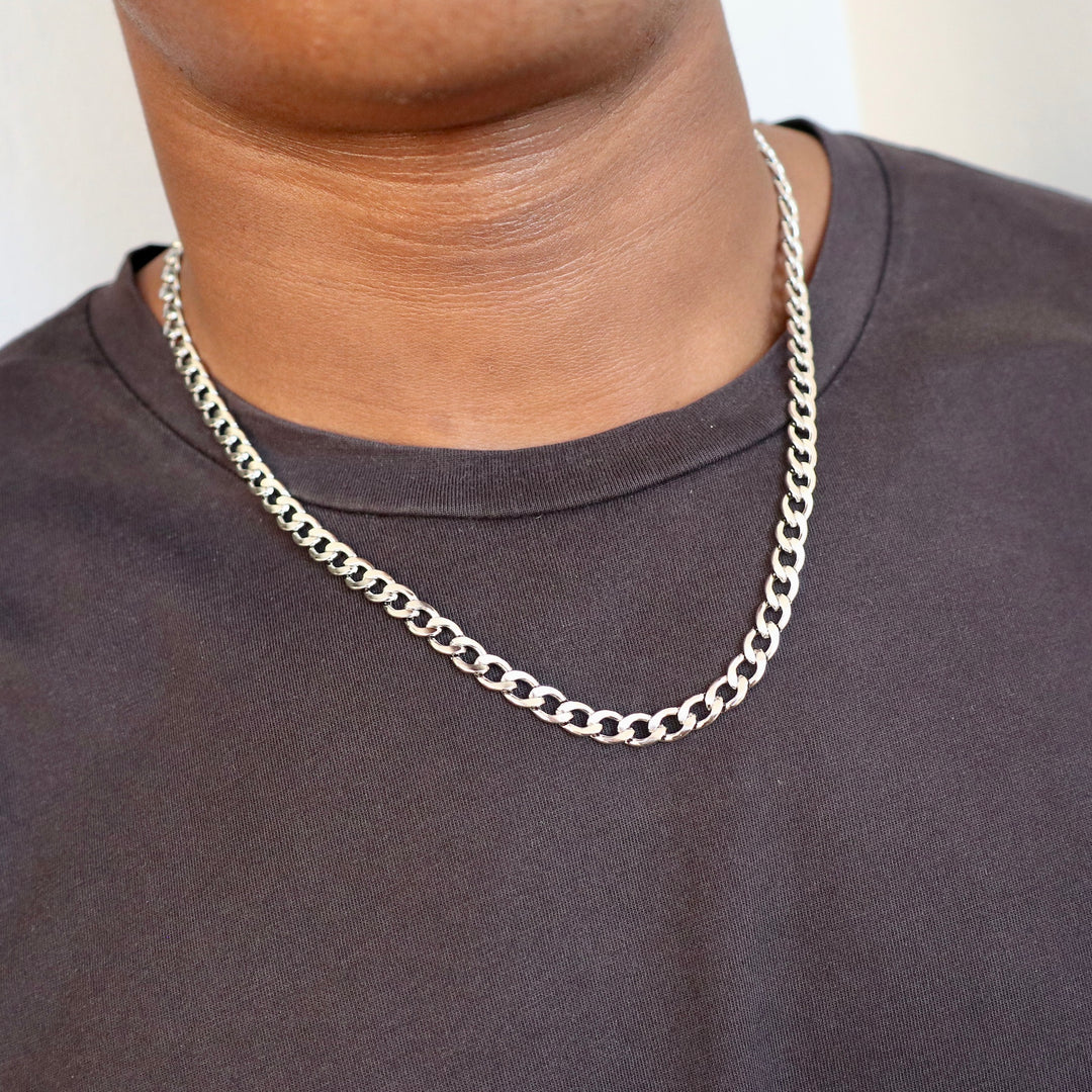 Model Wears The Model Wears The Cuban Link Chain - Silver (5mm) - 55cm