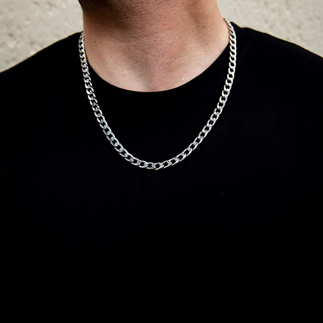 Model Wearing Cuban Link Chain - Silver (7mm) 60cm